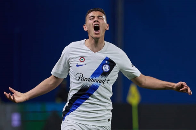 Ảnh bài viết M.U cân nhắc chiêu mộ Kristjan Asllani