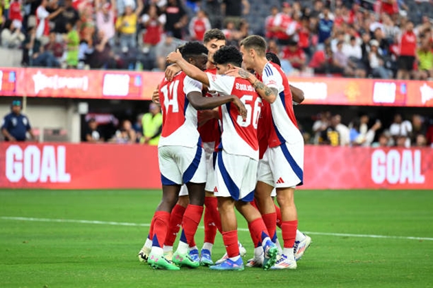 Arsenal thắng trong thời gian thi đấu chính thức.