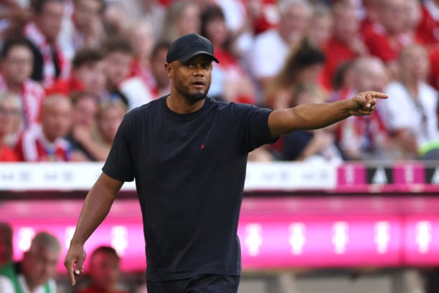 Ảnh bài viết Kompany gây choáng với "phong cách Guardiola"