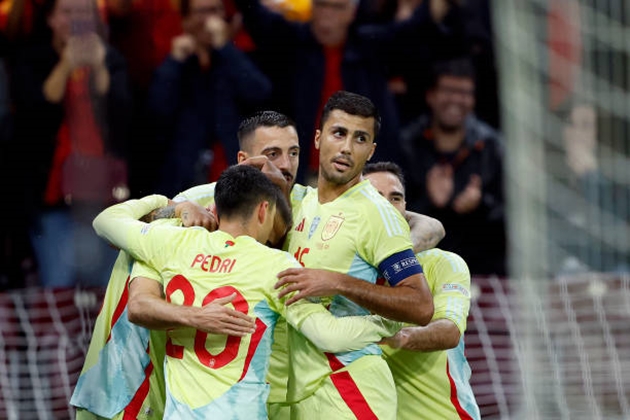 Ảnh bài viết Chơi thiếu người, Tây Ban Nha vẫn hủy diệt Thụy Sĩ