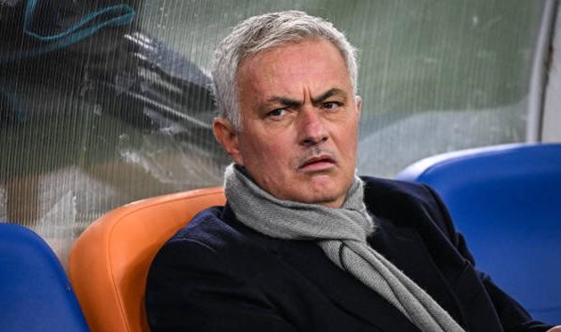 Ảnh bài viết Fenerbahce thắng dễ, Mourinho hết lời khen ngợi 1 cái tên