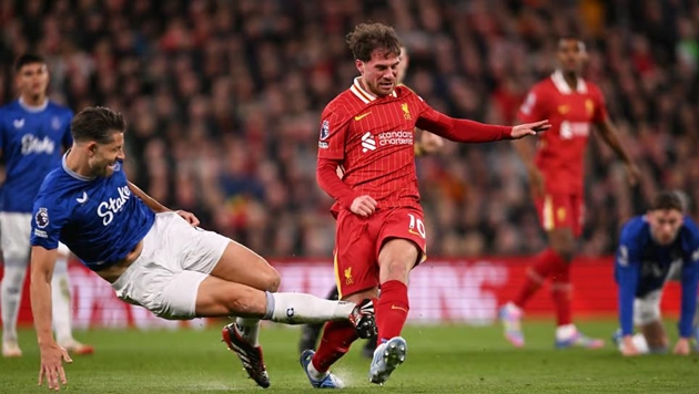 Ảnh bài viết Trụ cột Everton thoát thẻ đỏ, Arne Slot nói lời châm biếm 