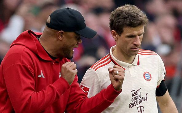 Ảnh bài viết Augsburg vs Bayern: "Gã hàng xóm" khó chịu; Dấu hỏi Muller