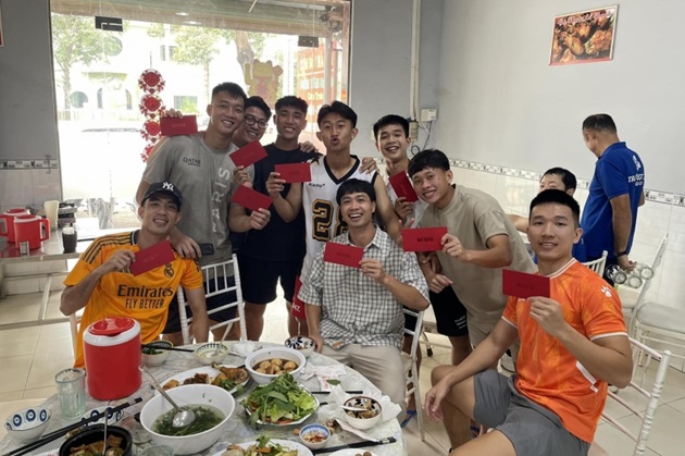 Ảnh bài viết Điểm tin bóng đá Việt Nam 26/1: Công Phượng lì xì cho các đồng đội; Malaysia tăng cường nhập tịch để đấu ĐT Việt Nam