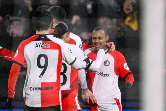 Ảnh bài viết Mike Maignan mắc lỗi, AC Milan ôm hận trước Feyenoord 