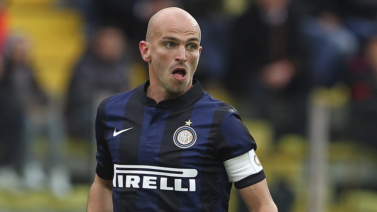 Cambiasso trách Real vô tình nên mới ra đi.