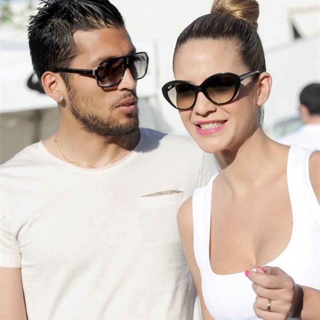 Cặp đôi thường xuyên đăng ảnh hạnh phúc.