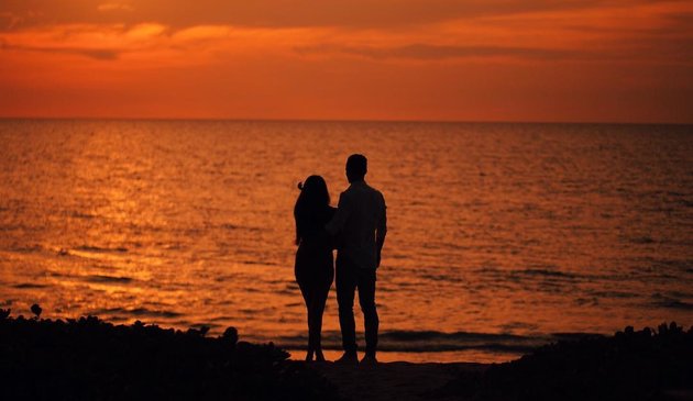 Cả hai cùng nhau đi du lịch.
