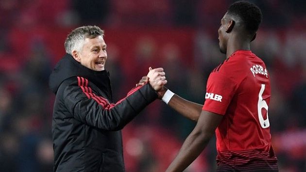 Solskjaer đã nói chuyện với Pogba về tương lai.