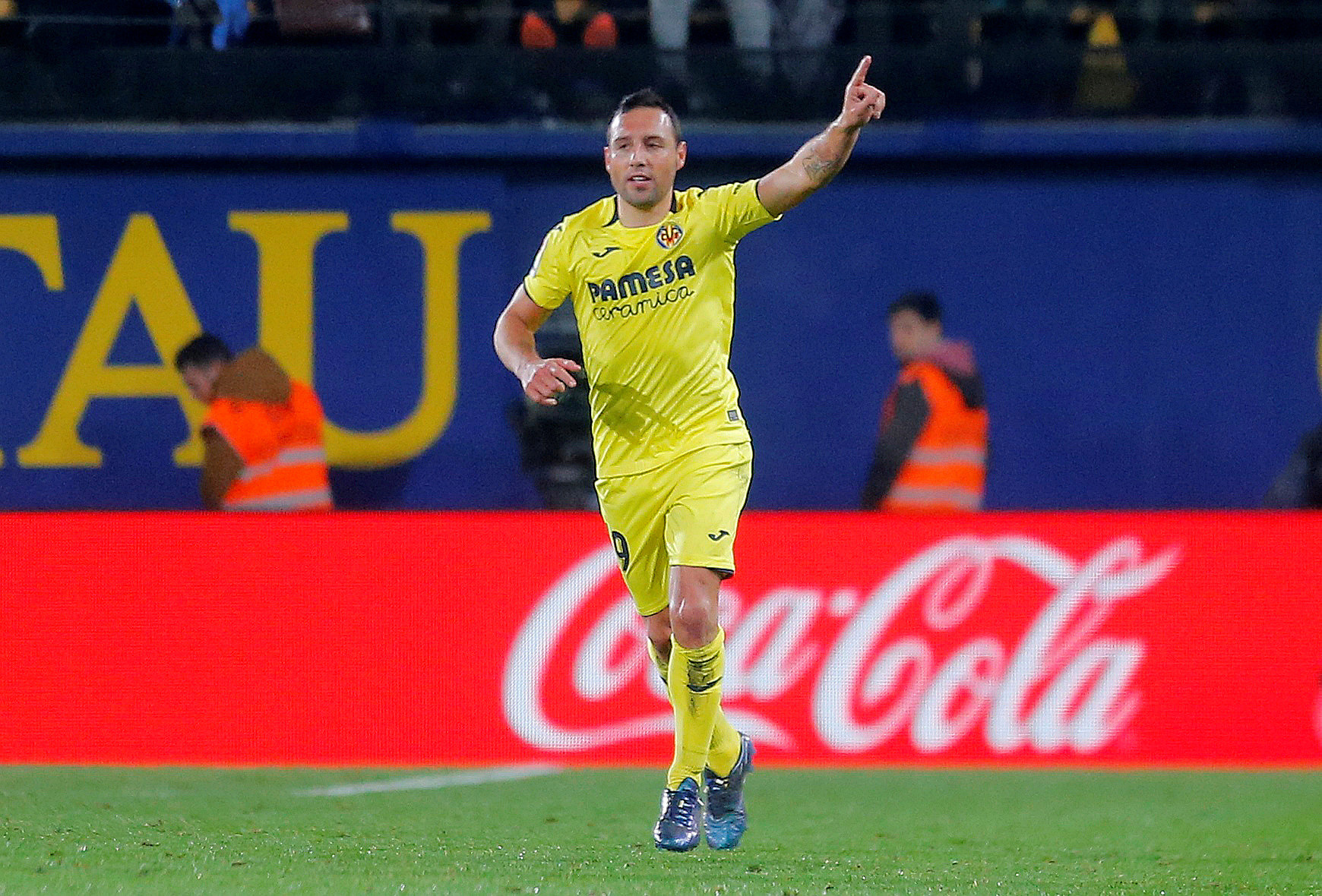 Santi Cazorla là trường hợp thần kỳ của làng túc cầu thế giới. Tiền vệ người Tây Ban Nha từng bị chấn thương rất nặng. Khoảnh khắc kinh hoàng trong giai đoạn cuối sự nghiệp khoác áo Arsenal khiến Cazorla bỏ lỡ 636 ngày để dưỡng thương.
