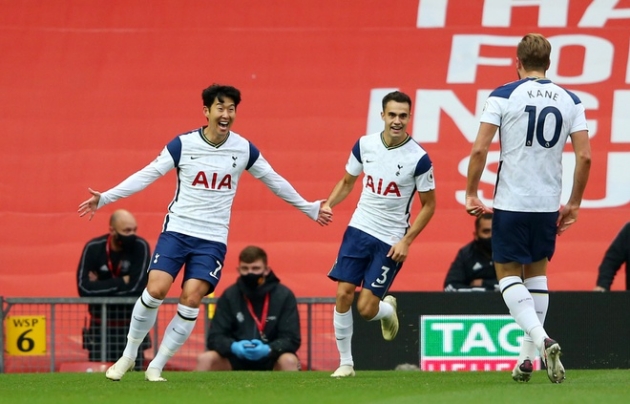 Harry Kane nâng tỉ số lên 3-1 cho Spurs.
