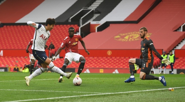 Son Heung-min lại đánh bại De Gea.