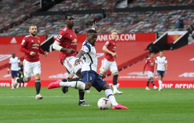 Bàn thua thứ 5 của De Gea.