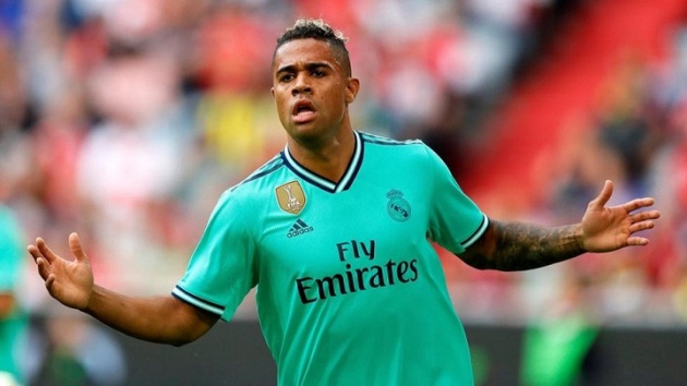 Rời Lyon trở về Real, Diaz được kỳ vọng sẽ giúp mặt trận tấn công của Los Blancos thêm phần mới mẻ và khởi sắc.