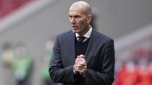 Hỗ trợ cho Bekcham sẽ là Zinedine Zidane, số 10 huyền thoại của Real Madrid trên cả cương vị cầu thủ lẫn HLV.
