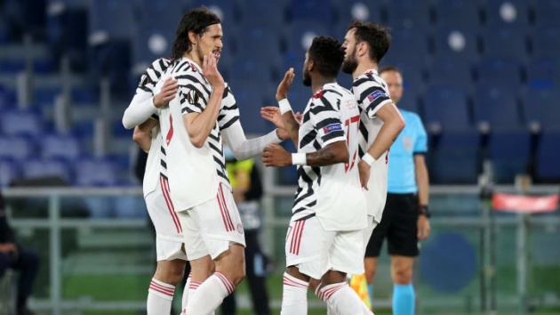 Man Utd ở trận lượt về vẫn trình diễn lối đá tấn công đẹp mắt, khi mà Edinson Cavani tỏa sáng bằng 2 bàn thắng mang đậm những dấu ấn của hàng công.