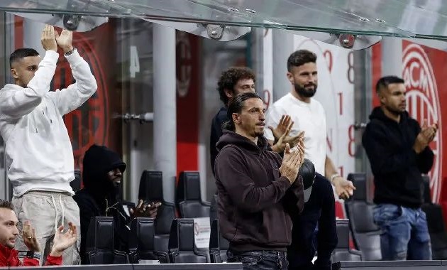 Zlatan Ibrahimovic và một số gương mặt khác phải ngồi ngoài vì chấn thương.
