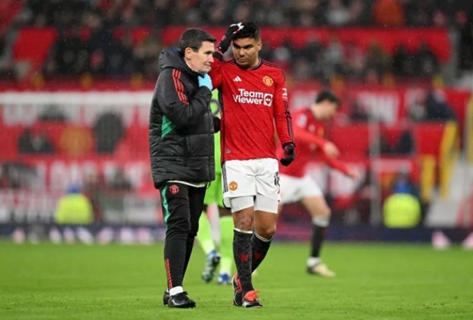 Casemiro tái phát chấn thương, bác sĩ tại Man United vẫn "khuyên ra sân"?
