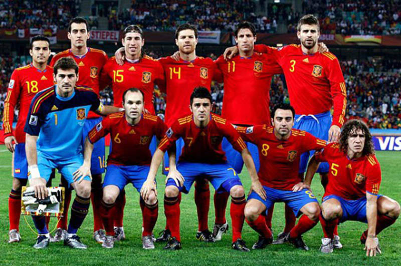Đội hình tuyển Tây Ban Nha vô địch World Cup 2010 có đến 6 cầu thủ Barca góp mặt trong danh sách đá chính.