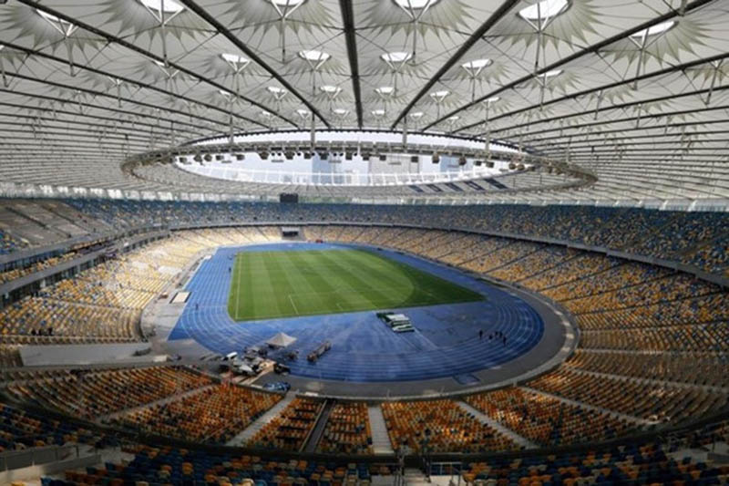 Olimpiyskiy đã trải qua nhiều lần tu sửa để trở thành một trong những sân vận động lớn và đẹp nhất châu Âu. Lần gần nhất, địa điểm thi đấu bóng đá hoành tráng hàng đầu Ukraina được nâng cấp là năm 2011 để chuẩn bị cho Euro 2012.
