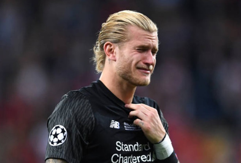 Thủ môn của Liverpool đã khóc khi tiếng còi mãn cuộc vang lên.