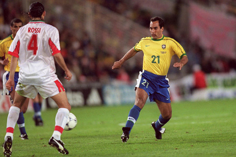 Edmundo là lựa chọn đầu tiên cho trận chung kết World Cup chứ không phải Ronaldo. Ảnh: Fourfourtwo.