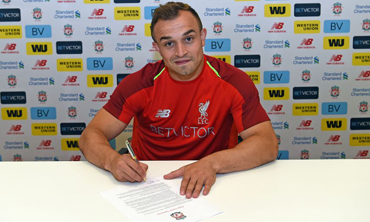 Xherdan Shaqiri, tiền vệ vừa thi đấu ấn tượng tại World Cup 2018 cùng tuyển Thụy Sĩ đã chuyển đến với Liverpool với phí chuyển nhượng 13.5 triệu bảng.