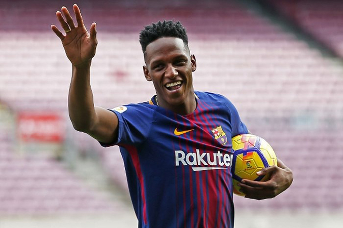 Yerry Mina đã có một kỳ World Cup thành công cùng tuyển Colombia. Thế nhưng, anh lại không được Barca trọng dụng.