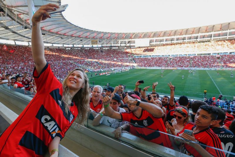 Nếu như các sao WWE phần lớn đều là fan hâm mộ của các đội bóng Premier League thì Ronda Rousey lại dành tình yêu cho câu lạc bộ Brazil, Flamengo.
