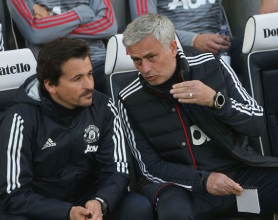 Cựu trợ lý HLV Mourinho, Rui Faria bất ngờ trở thành đối thủ cạnh tranh việc làm với Thierry Henry.