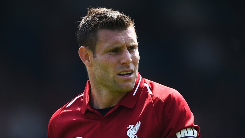Sẽ là một thiếu sót nếu không nhắc đến James Milner, "người không phổi" nơi tuyến giữa Liverpool mùa này. Mặc dù đã 32 tuổi nhưng tiền vệ người Anh vẫn chơi như thưở mới đôi mươi và hiện anh đang là một trong những cầu thủ con thoi hay nhất ở Premier League. Trang WhoScored đánh giá Milner đạt 7.17 điểm, tăng 0.39 so với năm trước.