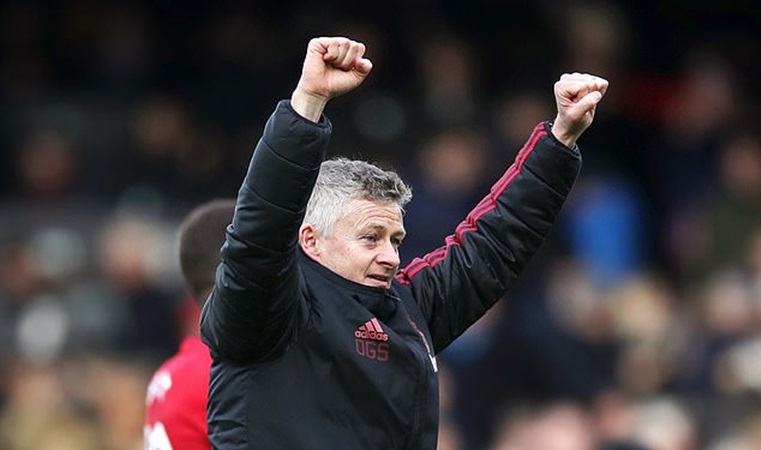 Solskjaer không hề quan tâm về tình hình của Smalling sau khi bị hooligan tấn công.