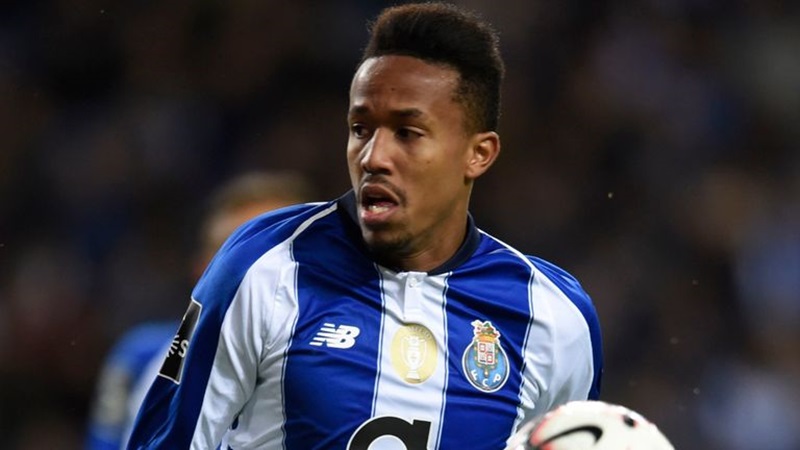 10. Éder Militão: Chuyển đến Real Madrid với giá 50 triệu euro. Tài năng trẻ 21 tuổi được kỳ vọng sẽ trở thành trụ cột tương lai nơi hàng phòng ngự Kền kền trắng.