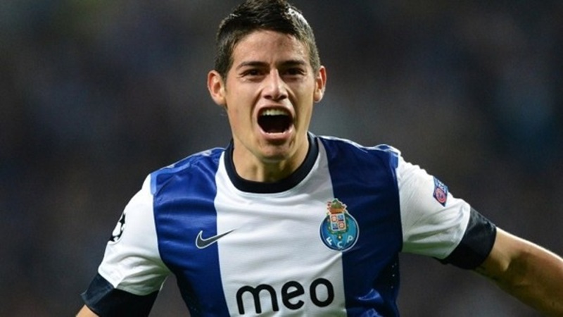 9. James Rodriguez: Chuyển đến Real Madrid với giá 45 triệu euro. Từng cùng với Radamel Falcao và Hulk tạo nên "tam tấu" lừng danh một thời ở Châu Âu, James Rodriguez hiện vẫn đang chơi bóng đỉnh cao trong màu áo câu lạc bộ Bayern Munich.