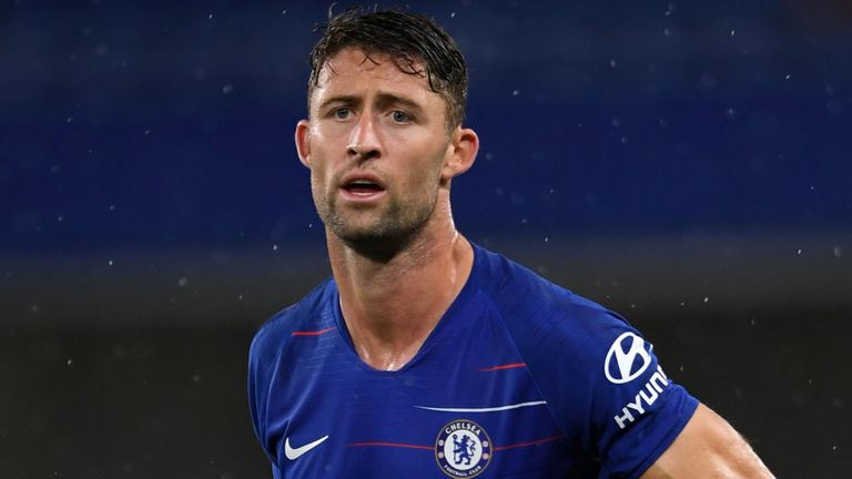 5. Hậu vệ: Gary Cahill (Chelsea) - Cựu binh người Anh đã chính thức chia tay Chelsea vào cuối mùa bóng này và đang có những lời đồn đoán cho rằng, Gary Cahill sẽ kết thúc sự nghiệp của mình tại một câu lạc bộ ngoài xứ sương mù.