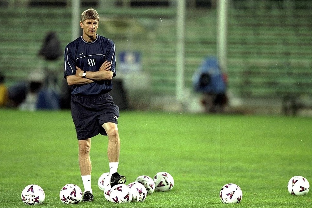 HLV Arsene Wenger là người tiên phong trong việc áp dụng các chế độ ăn uống khoa học cho cầu thủ.