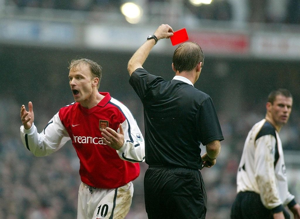 Dennis Bergkamp thường lãng phí năng lượng để phản ứng lại những sự khiêu khích.