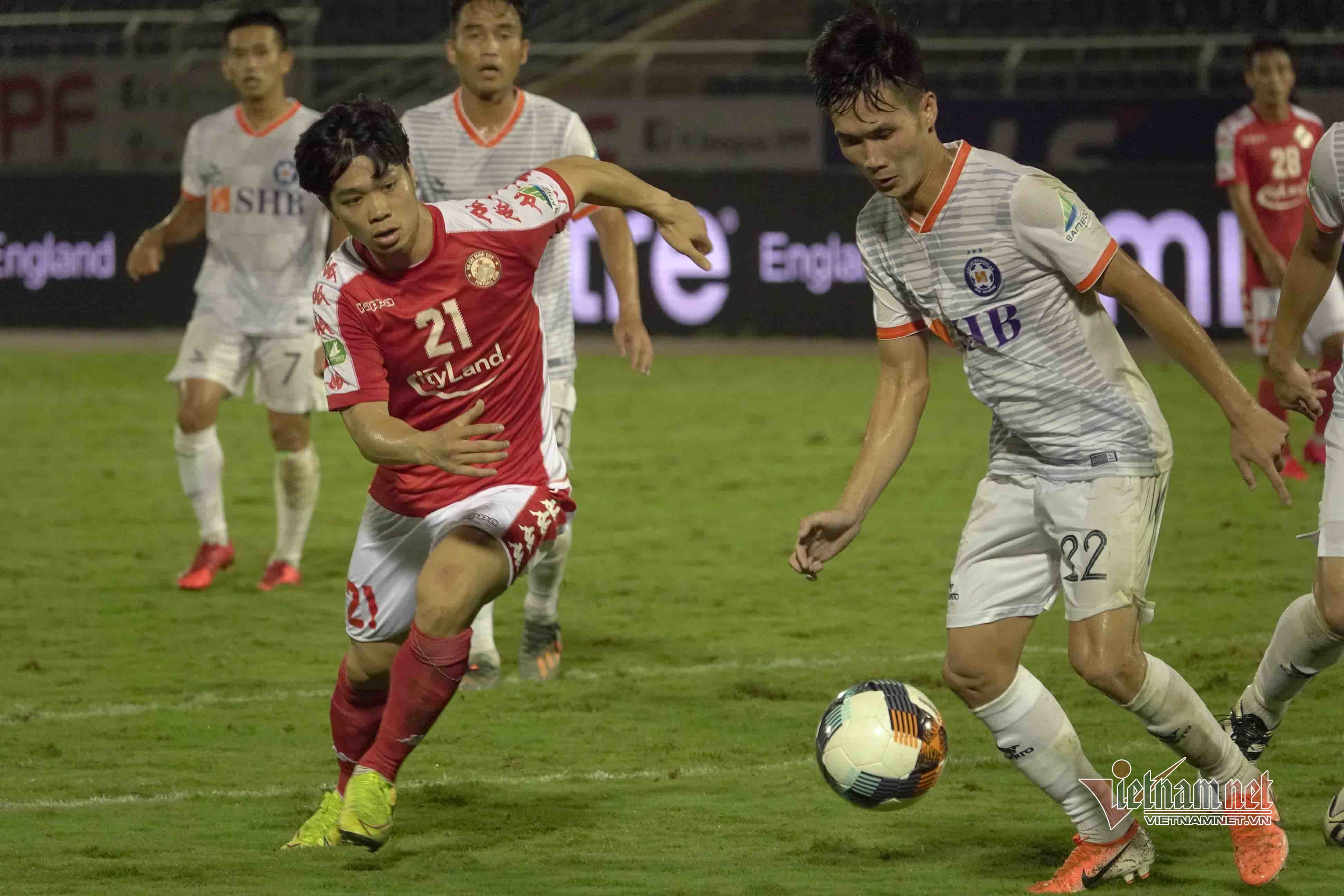 Cùng lúc Công Phượng và nhiều chân sút khác cũng không quá tốt để khiến HLV Park Hang Seo lẫn tuyển Việt Nam âu lo... Photo: Vietnamnet.