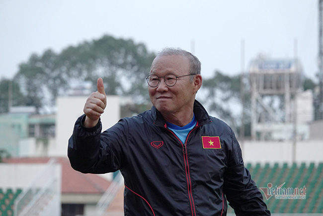 ... dù thế, mùa giải 2020 mới chỉ bắt đầu để ông Park hy vọng mọi chuyện sẽ ổn. Photo: Vietnamnet.