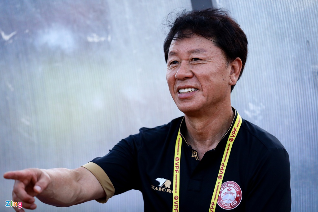 HLV Chung Hae-seong có năng lực đặc biệt trong việc hồi sinh các ngôi sao. Điều đó từng được chứng minh với Công Phượng, Phi Sơn, Văn Thuận và giờ là Tiến Dũng. Ảnh: Minh Chiến.