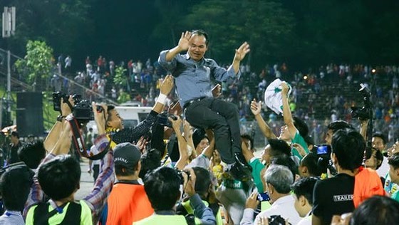 Bầu Đức đổ vào bóng đá 2000 tỷ khá xứng đáng...