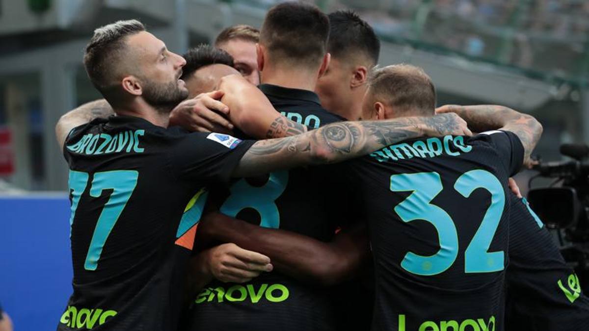 Cặp "sen đầm" của Inter góp công lớn vào chiến thắng 6-1 trước Bologna.