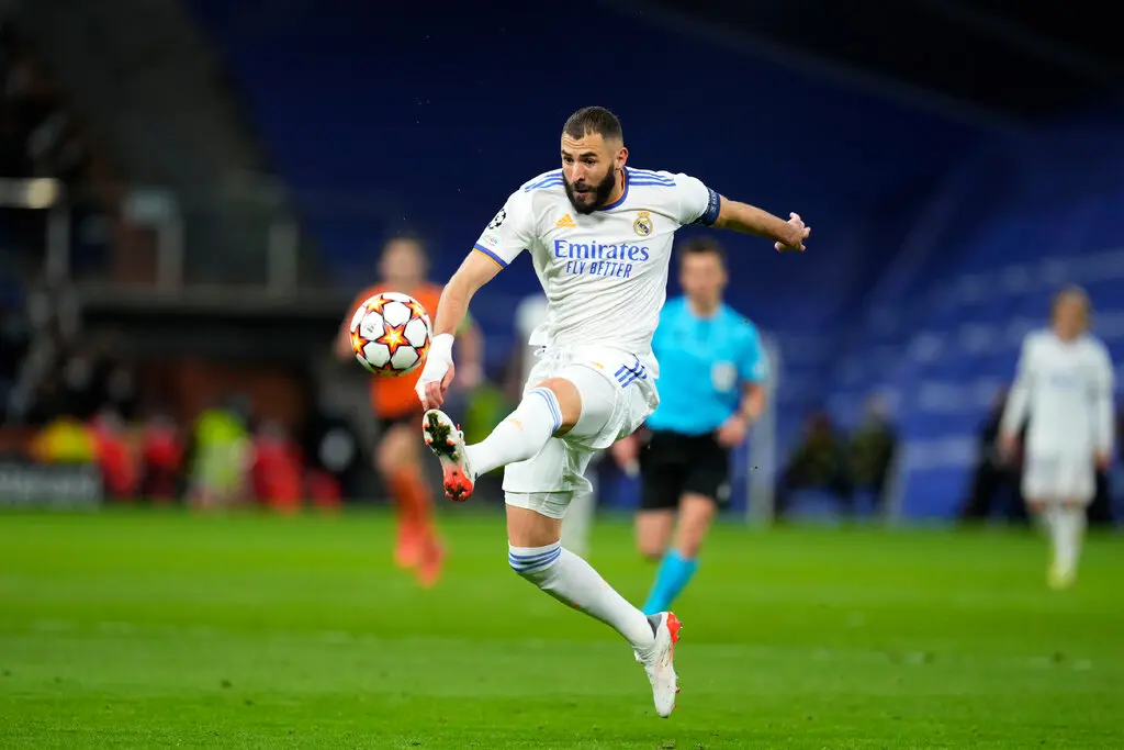 Benzema đối mặt với án tù treo 1 năm.