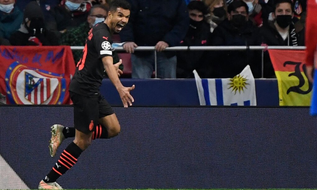 Messias chơi thăng hoa trong màu áo AC Milan.