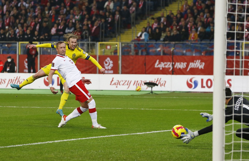 Hàng công phung phí cơ hội khiến Thụy Điển trả giá.