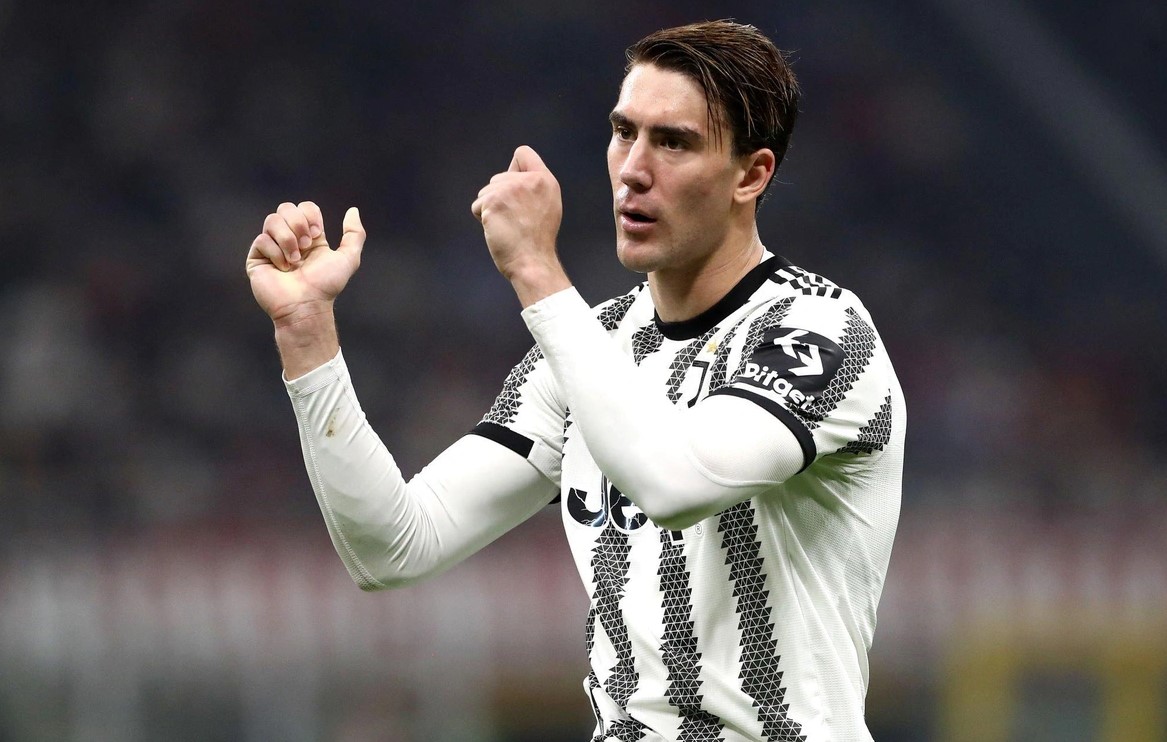 Trái ngược Milan, Juventus tiếp tục bất ổn. Càng đau đớn cho "Lão phu nhân" khi Vlahovic, niềm hy vọng lớn nhất của họ, kết liễu đội nhà bằng đường chuyền tai hại.