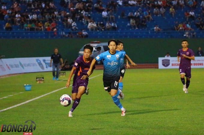 Trận đấu giữa Bình Dương và Kawasaki Frontale hấp dẫn sau tiếng còi khai cuộc.