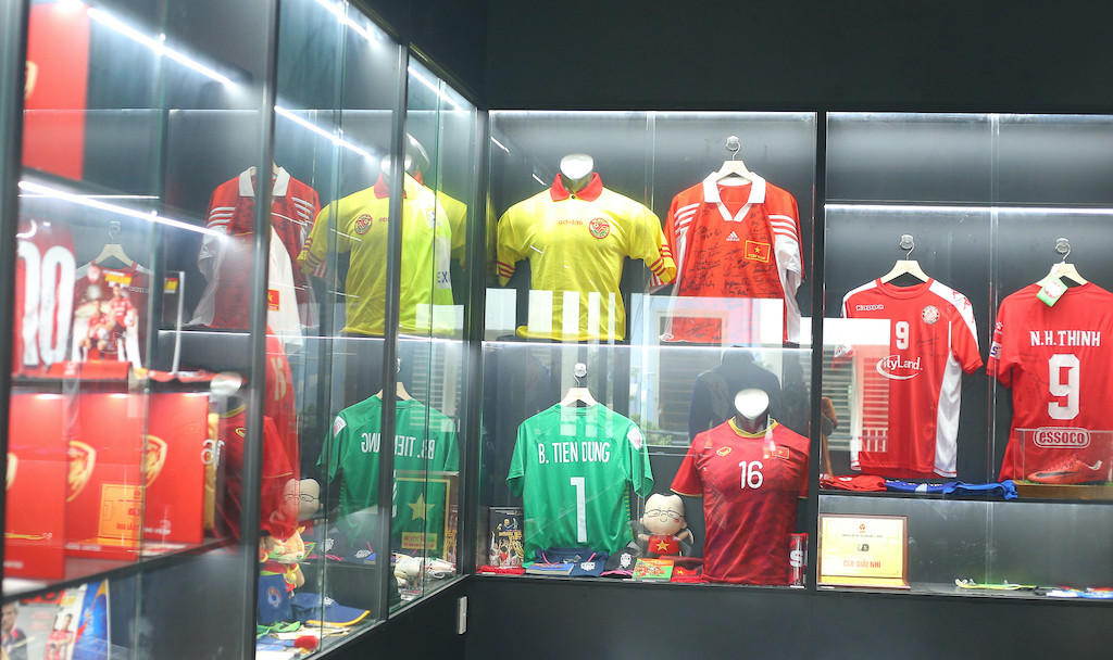 Bộ sưu tập áo đấu, kỷ vật với số lượng lớn kỷ lục...