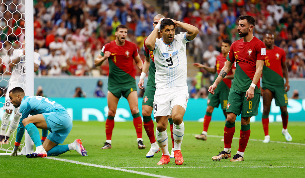 Luis Suarez sa sút thấy rõ.