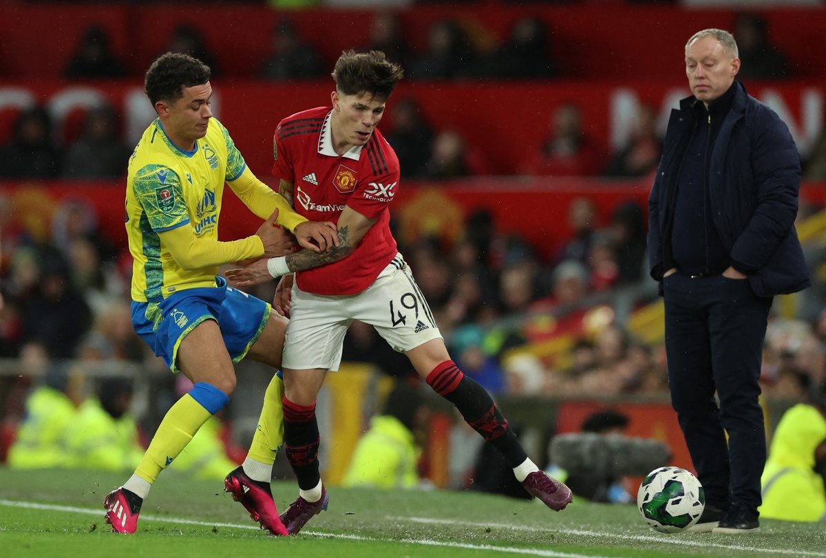 Alejandro Garnacho là một trong những tài năng trẻ Argentina đáng xem nhất ở thời điểm hiện tại. Mùa này, cầu thủ 18 tuổi thi đấu hay mỗi khi được HLV Erik ten Hag trao cơ hội. Anh có 23 lần ra sân cho "Quỷ đỏ" trên mọi đấu trường, ghi 3 bàn cùng 6 đường kiến tạo.